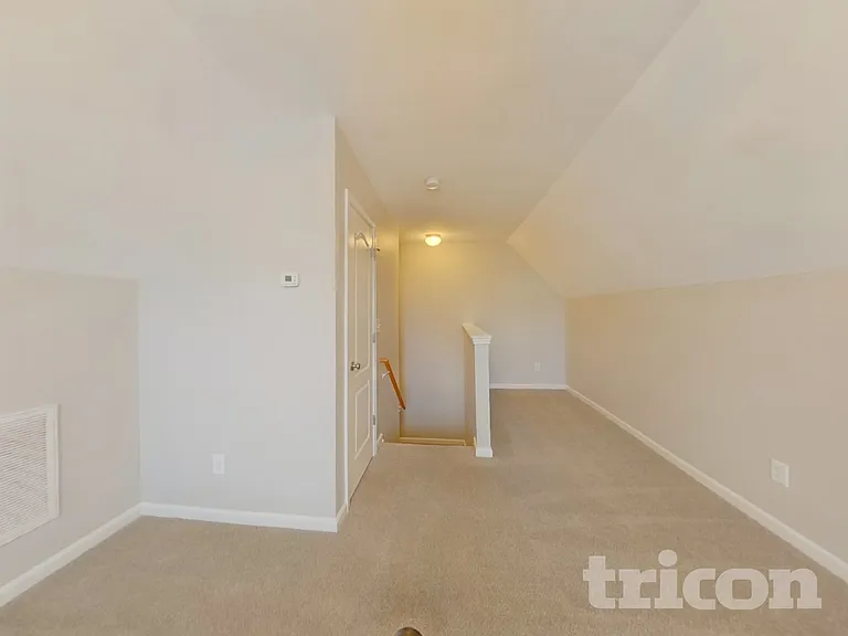 6235 Leslie Dr — Photo 15