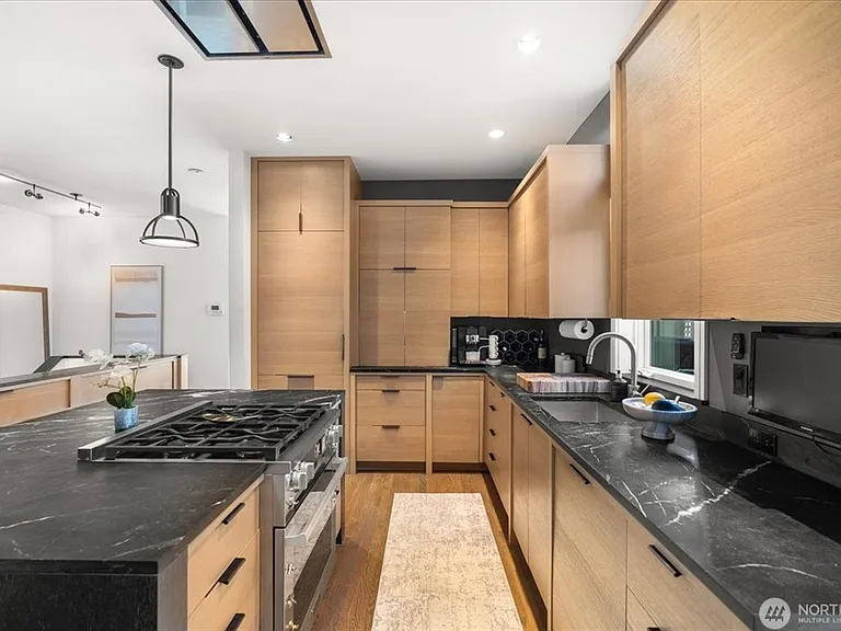 1958 Harvard Ave E #201 — Photo 11
