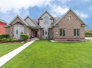 1386 Green Pheasant Ln, Batavia, IL 60510