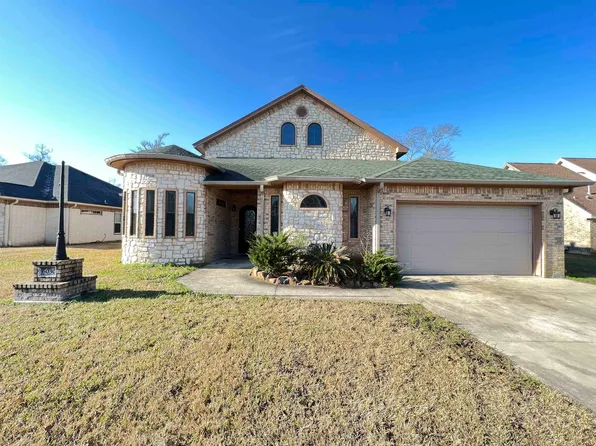 6030 Queens Ct, Orange, TX 77630