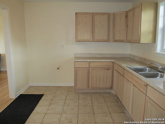 5th image of 142 Felton Dr