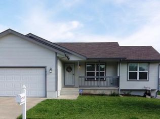 432 SE 44th St, Topeka, KS 66609