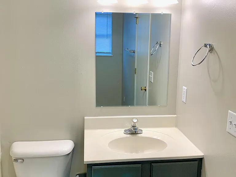 3600 Thornhill Cir W — Photo 14