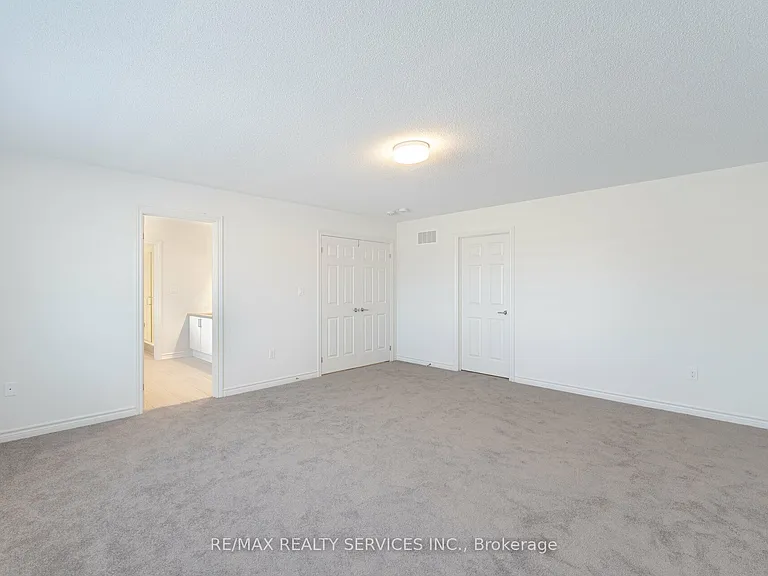 7 Sandhill Cres N — Photo 25