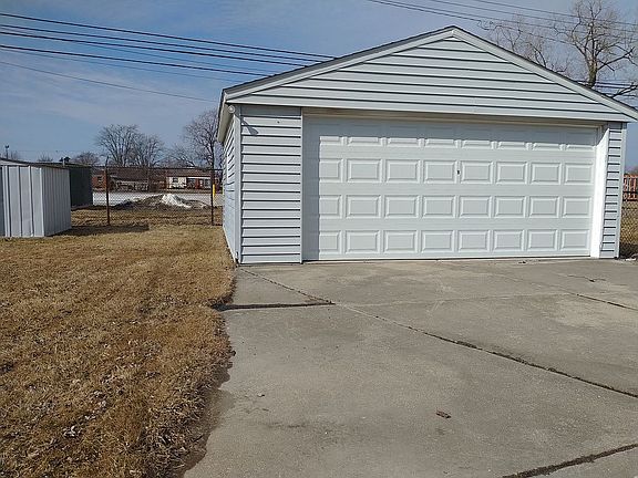 3rd image of 25645 Pattow St