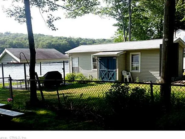 4 Loyola Road Ext, Woodstock, CT 06281