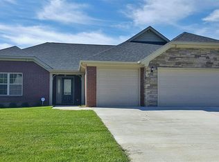 312 Merlot Ct, Vine Grove, KY 40175