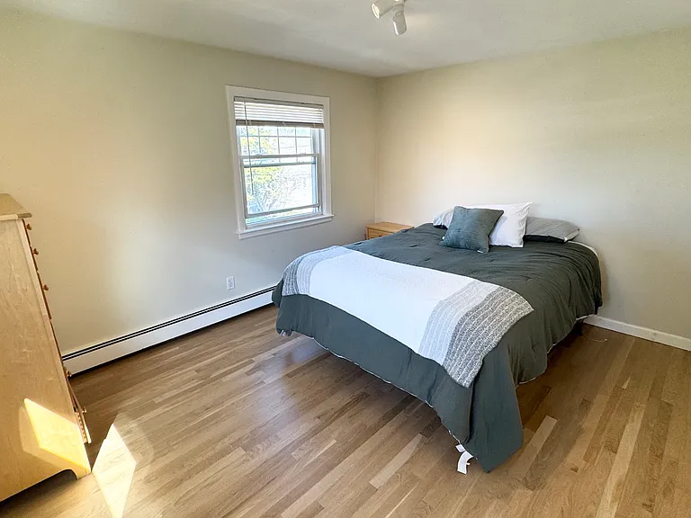 25 Mullin Ave #4 — Photo 8