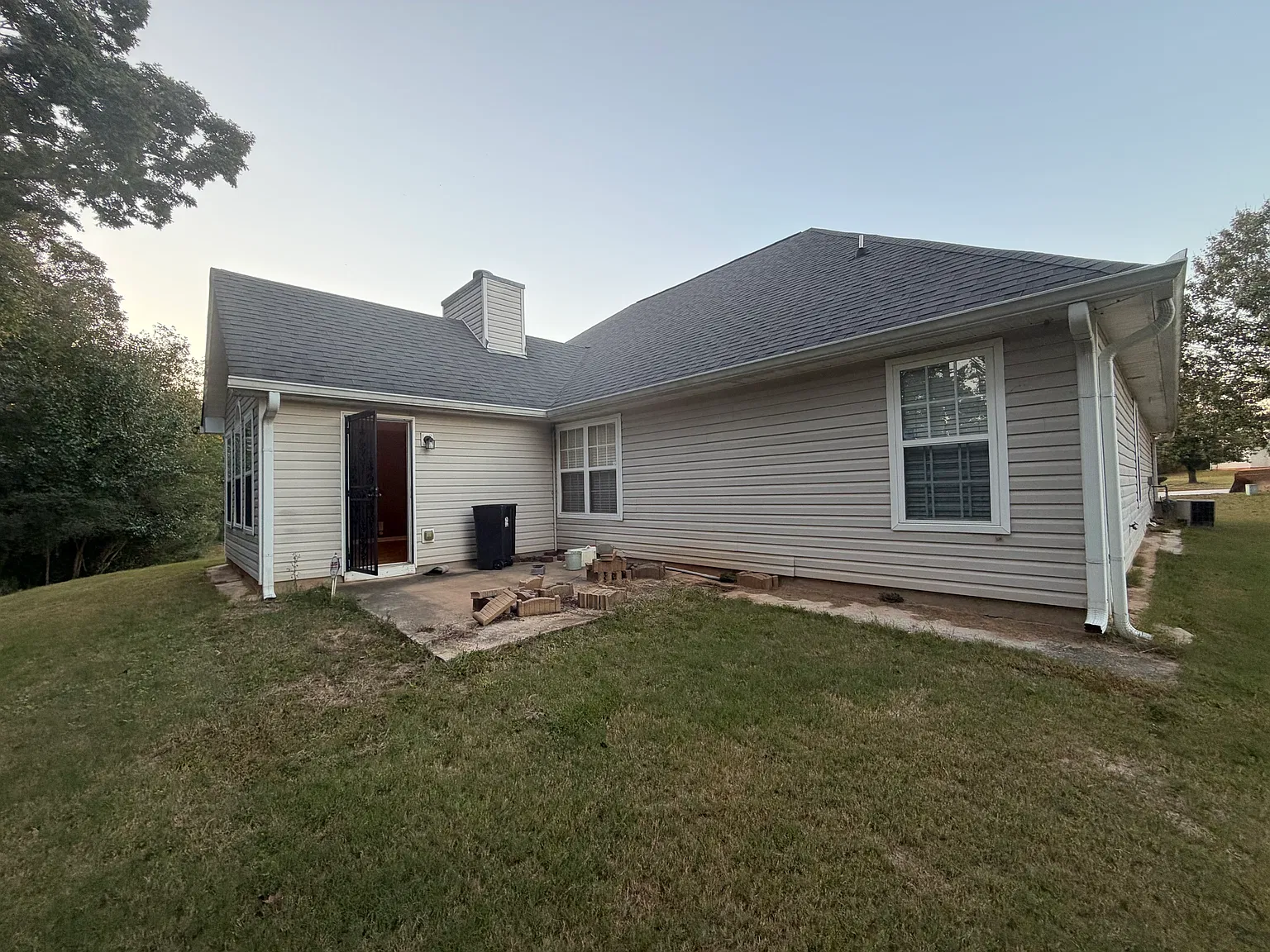 3 bed, 1752 sqft, $1,850 — Photo 3
