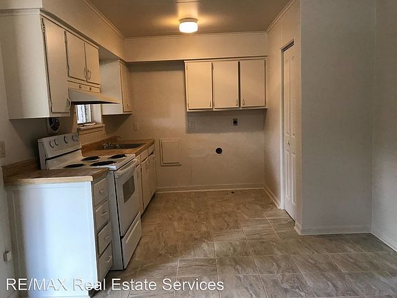 3rd image of 4723 Okeefe St