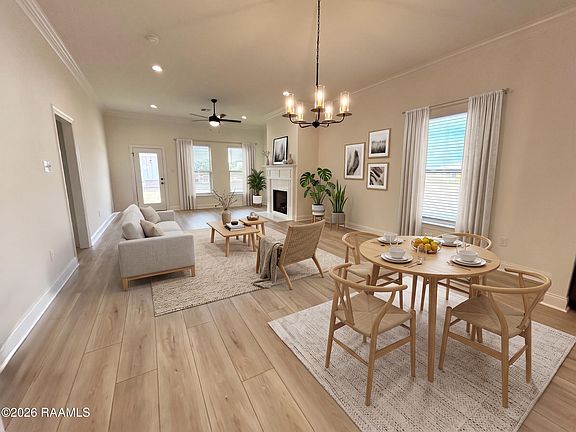 2nd image of 800 Summer St