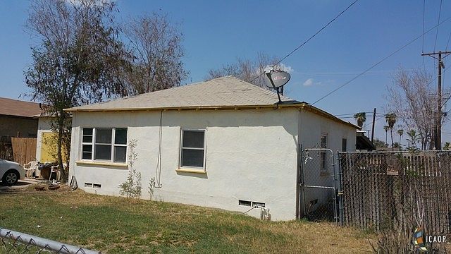 1st image of 830 W Orange Ave