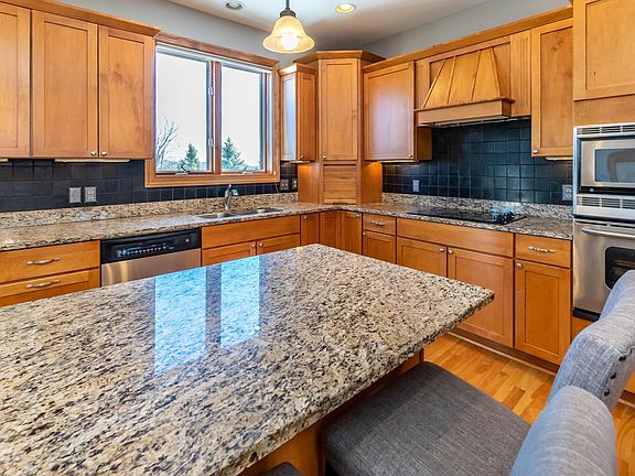 4th image of 2967 Hilltop Dr