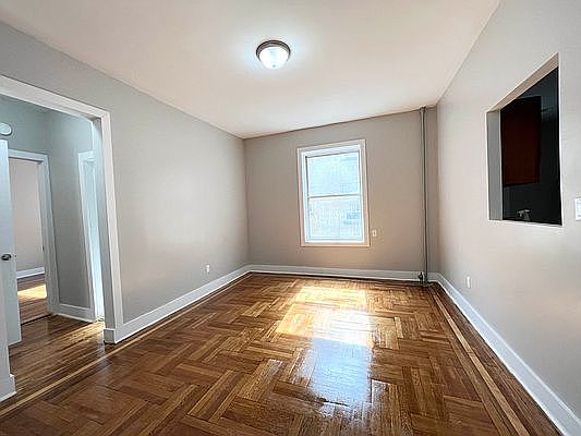 1st image of 530 E 22nd St #3
