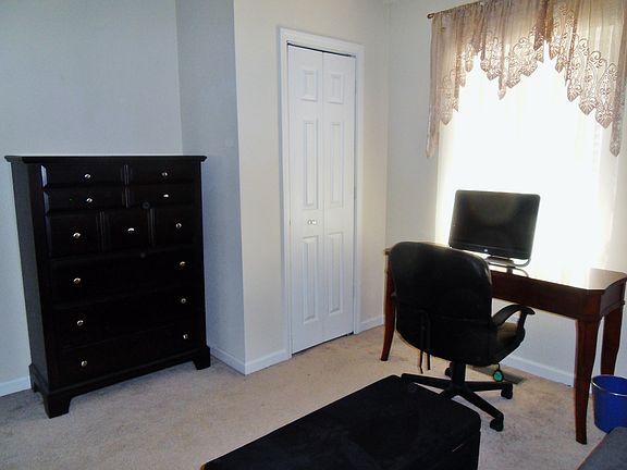 3rd image of 985 Gala Ln