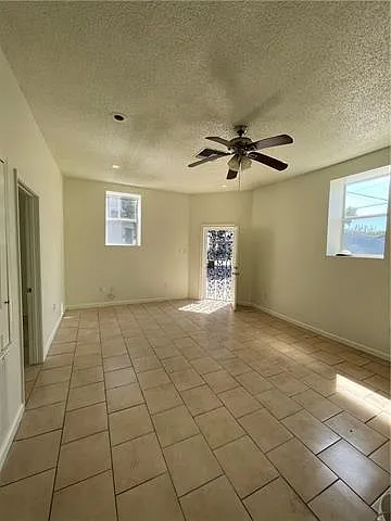 4 bed, 2.0 bath, 1350 sqft, $1,750 — Photo 2