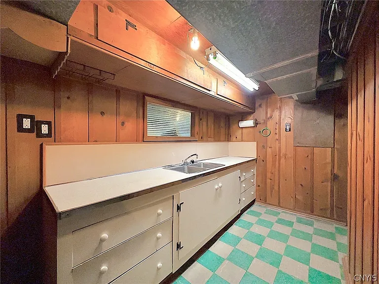 4055 Bristol Rd — Photo 32