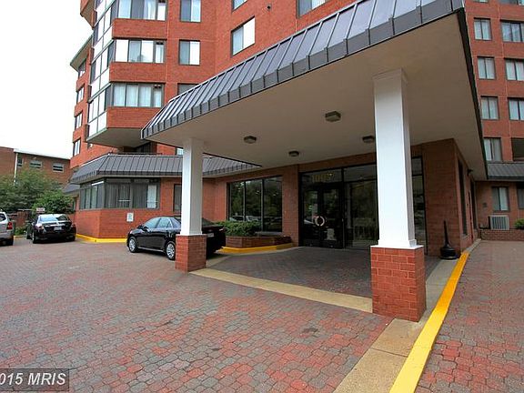 2nd image of 1001 N Vermont St APT 1002