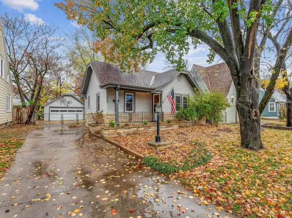 554 N Crestway Ave, Wichita, KS 67208