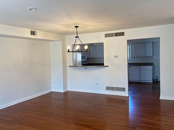 2nd image of 632 U St