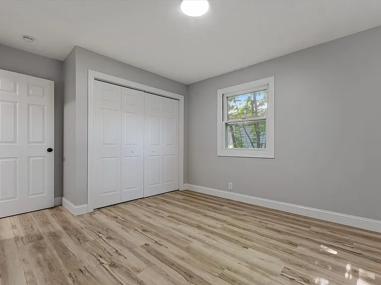 1902 E Ewing Ave — Photo 9