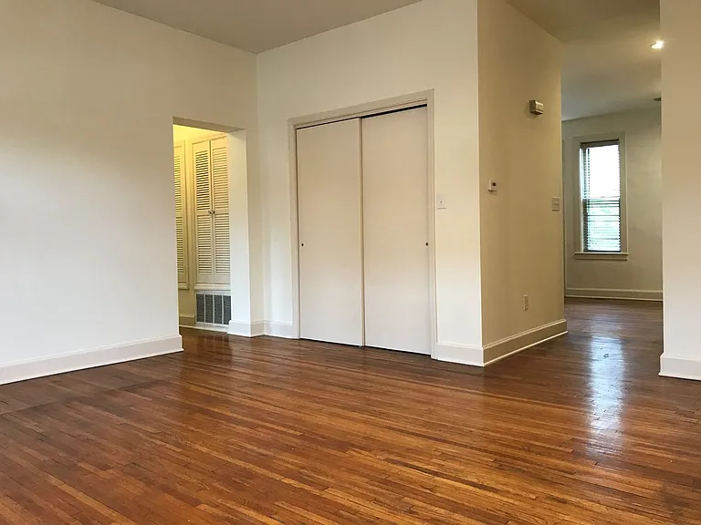 714 N High St — Photo 5
