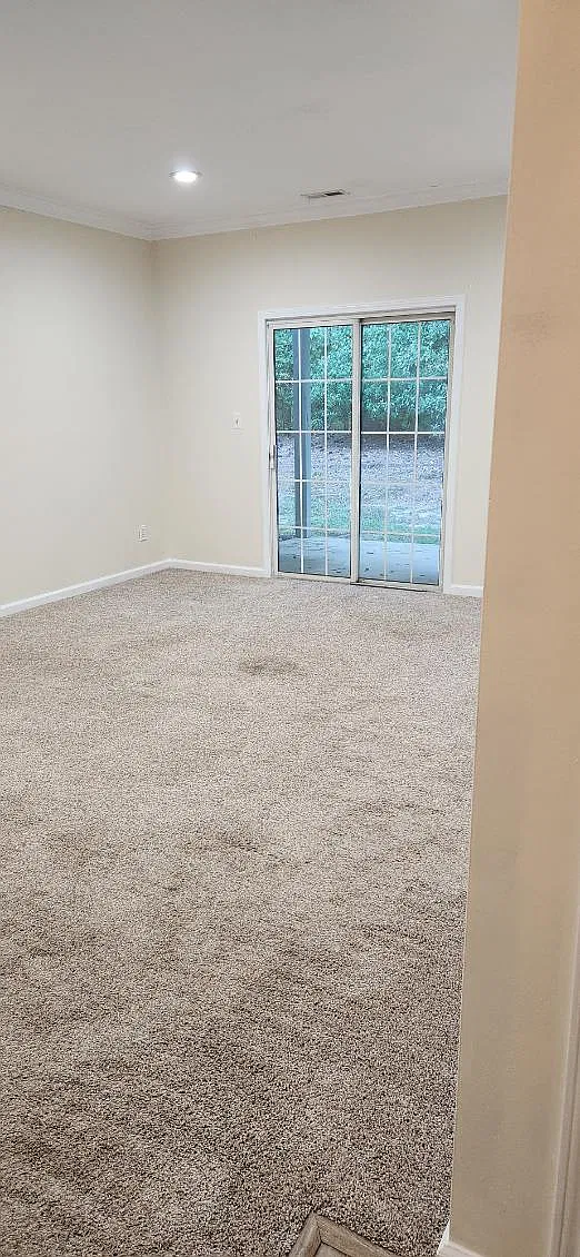 2 bed, 900 sqft, $2,000 — Photo 2
