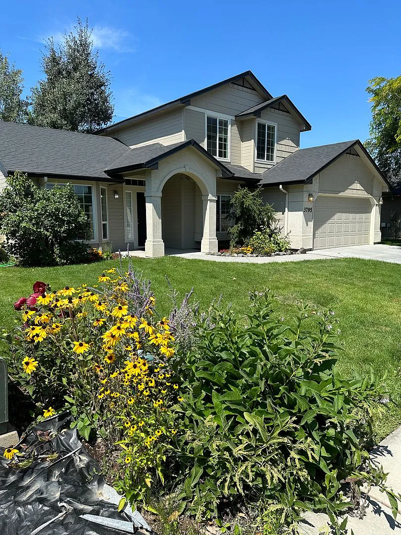 4-Bed Meridian Retreat Featuring Flexible Layout & Private Backyard — Photo 1