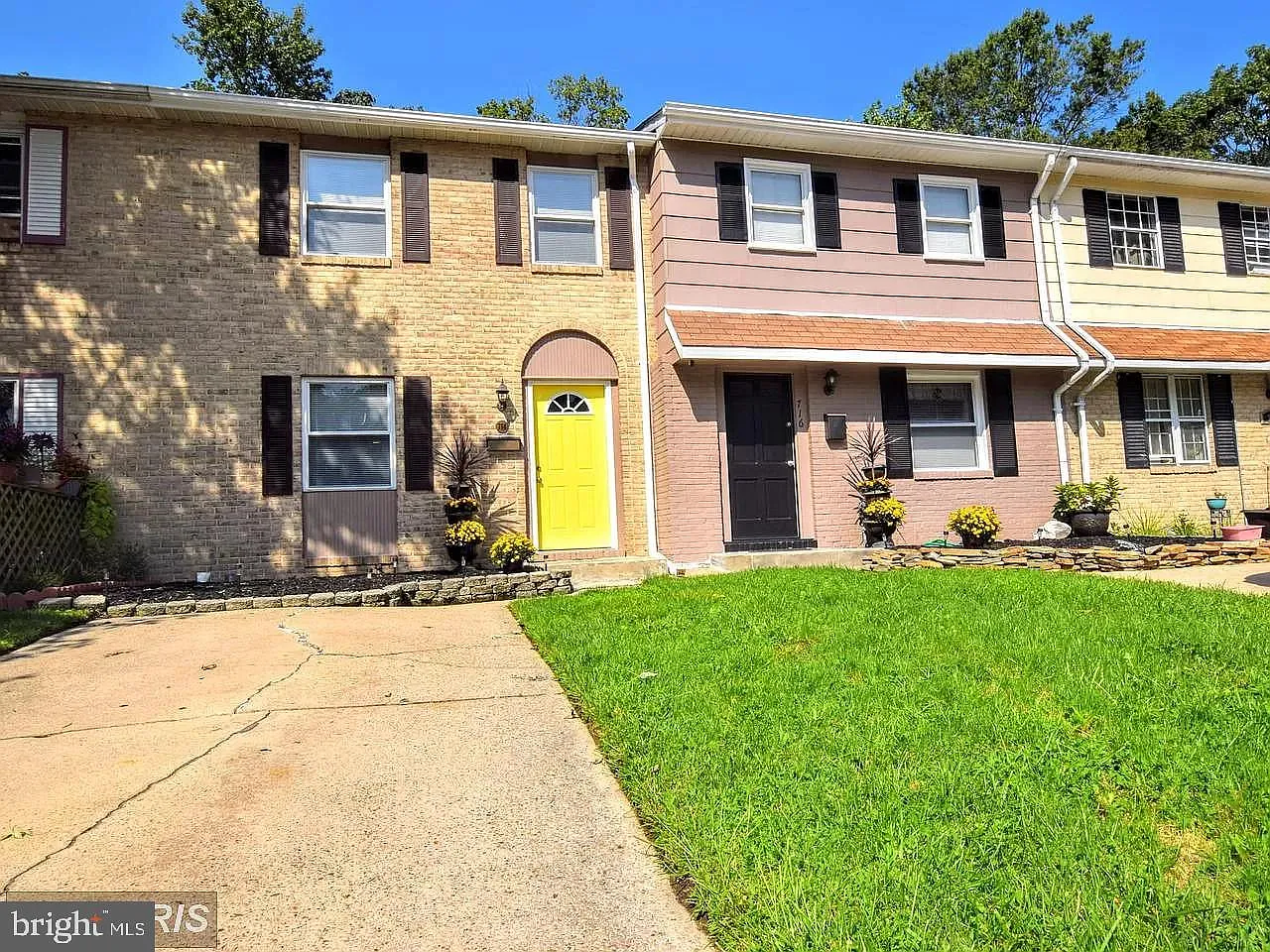 714 Sequoia Dr photo 1