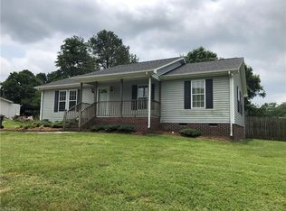 809 Carolina Ave, Thomasville, NC 27360