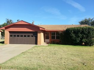 2100 N Canary Ln, Altus, OK 73521