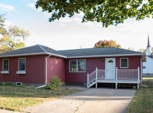 60 Beech St E, Trimont, MN 56176