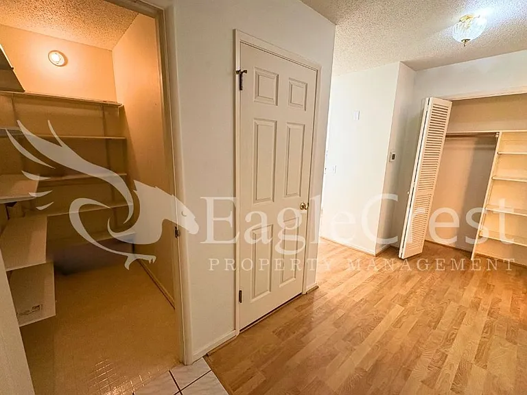 364 Catherine St #M1 — Photo 9