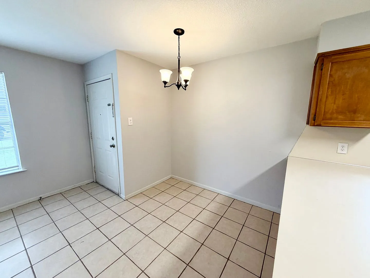 Move-In Special $500 Off 1st Month's Rent | 2BR Duplex | Private Yard | Pets Welcome — Photo 2