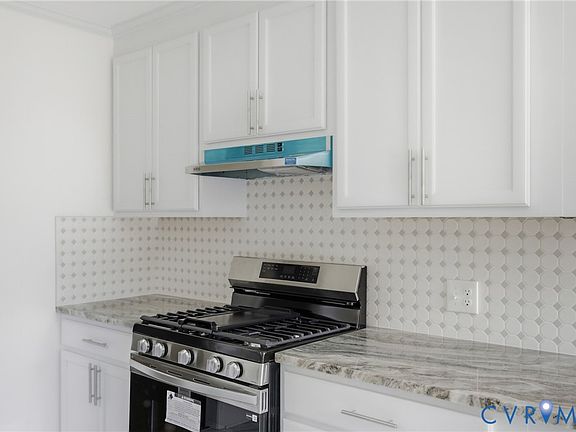 4th image of 906 Laurel Rd