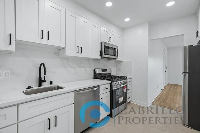 128 Kalmia St #5