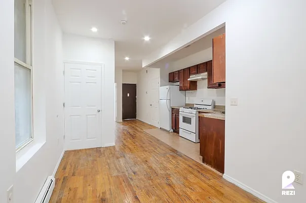 Rented by REZI | media 2