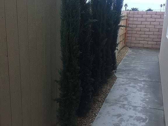 3rd image of 4463 Hacienda Dr