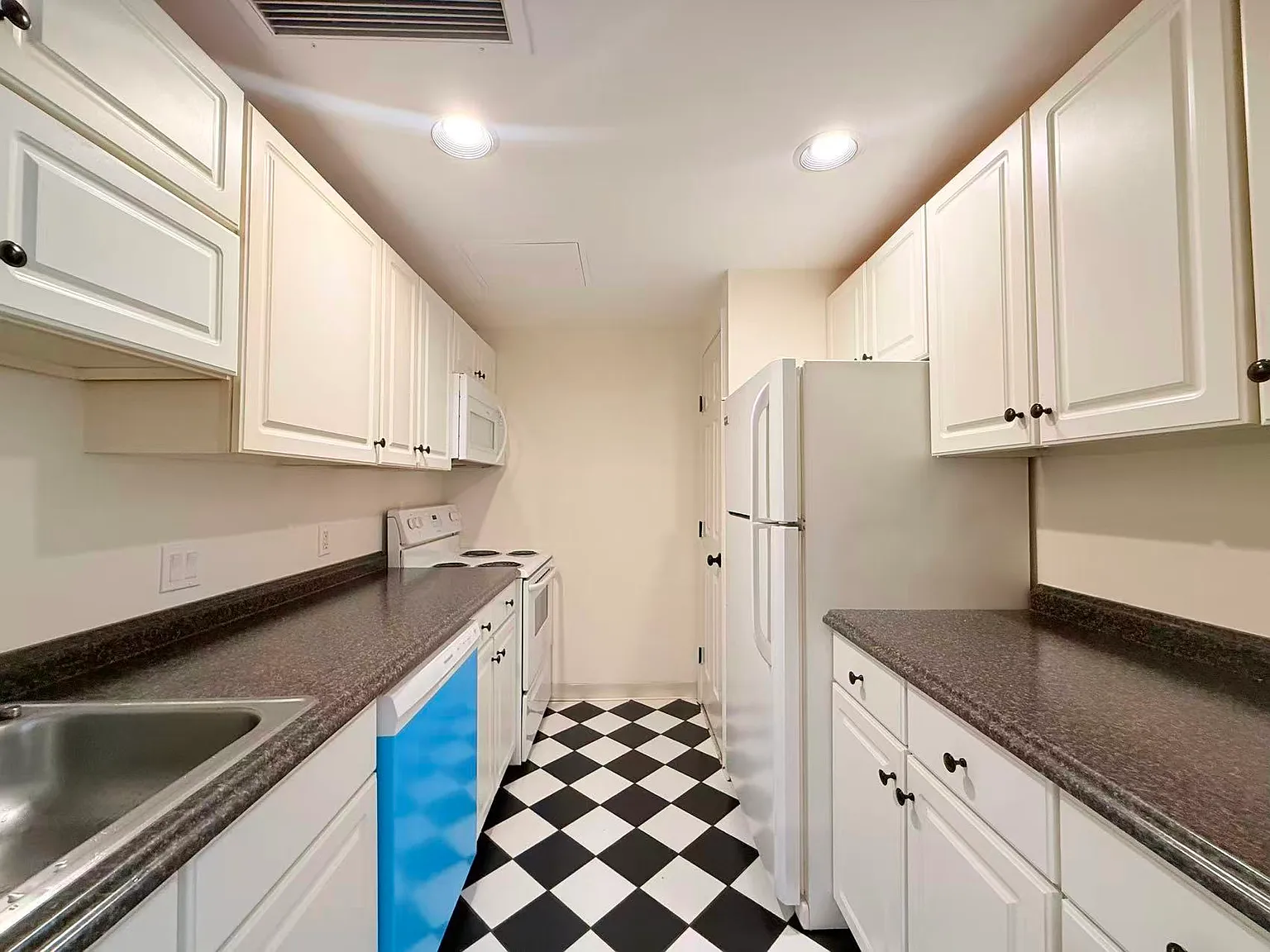 1 bed, 760 sqft, $2,300 — Photo 4