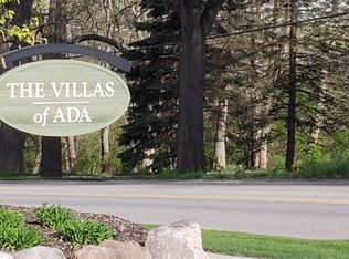 1121 Bridge Crest Dr SE, Ada, MI 49301