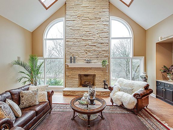 3rd image of 4535 Eleanor Dr #1