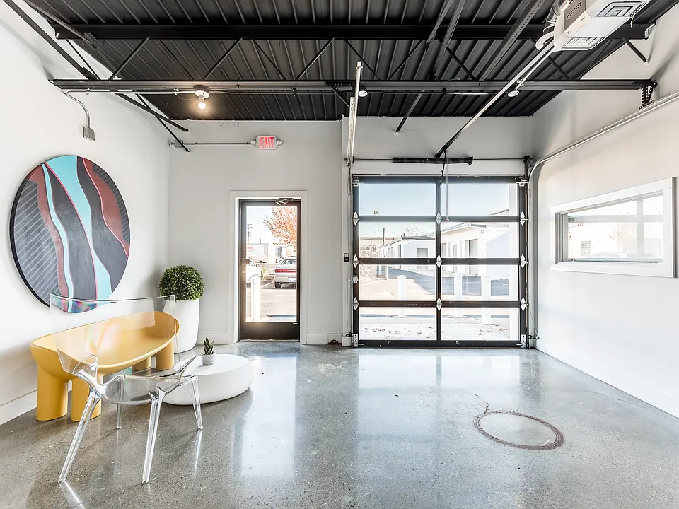 front lobby/ waiting area