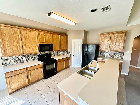 3rd image of 2508 Clubhouse Dr