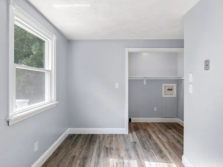 Drummond Estates Apartments — Photo 18
