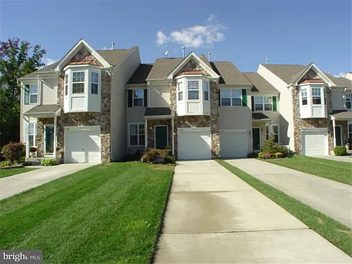 168 Pennsbury Ln Photo 1