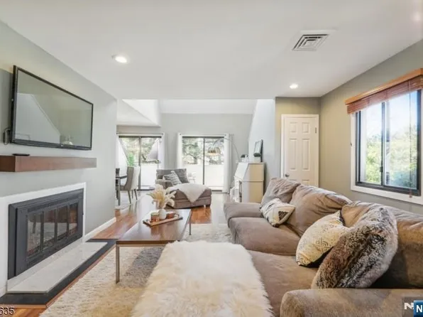 34 Cerone Ct, West Orange, NJ 07052