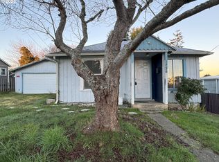 1756 McPherson St, North Bend, OR 97459