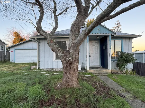1756 McPherson St, North Bend, OR 97459
