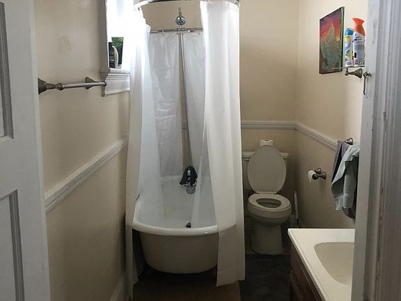 4th image of 2828 Monument Ave APT 3