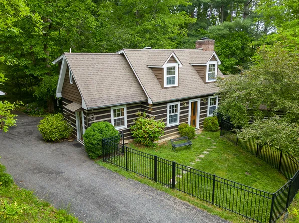 301A Overhill Dr, Lexington, VA 24450